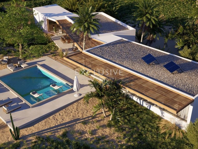 Villa for Sale in ArmaÇÃo De Pera, Algarve 1