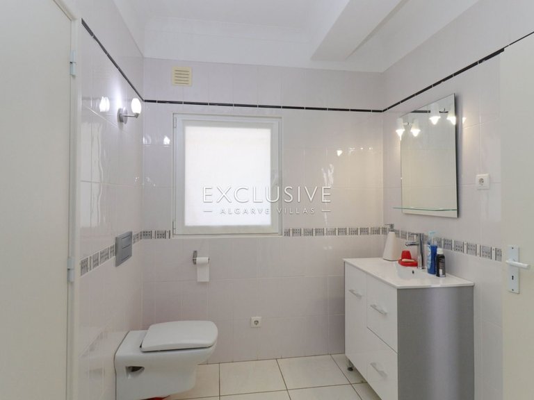 Villa for Sale in Meia Praia, Algarve 23