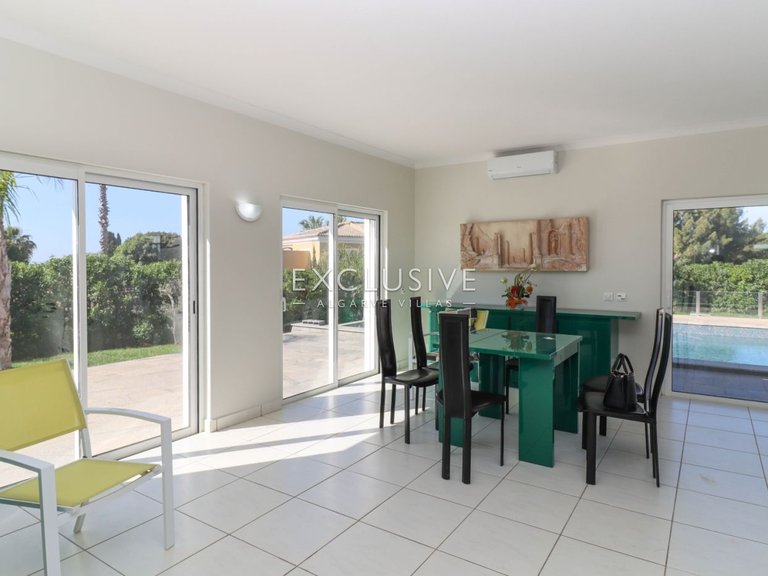 Villa for Sale in Meia Praia, Algarve 13