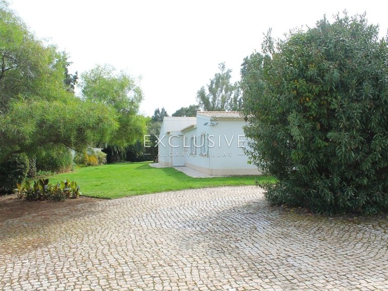 Villa for Sale in PortimÃo, Algarve 11