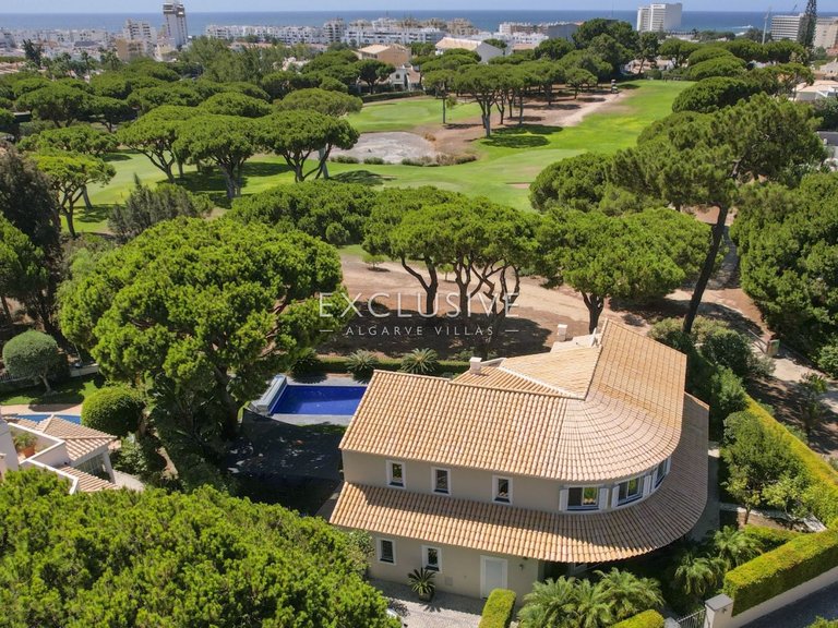 Villa for Sale in Vilamoura, Algarve 25