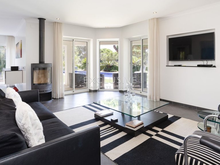 Villa for Sale in Vilamoura, Algarve 9