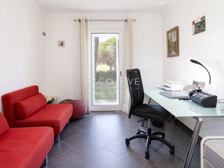 Villa for Sale in Vilamoura, Algarve 10