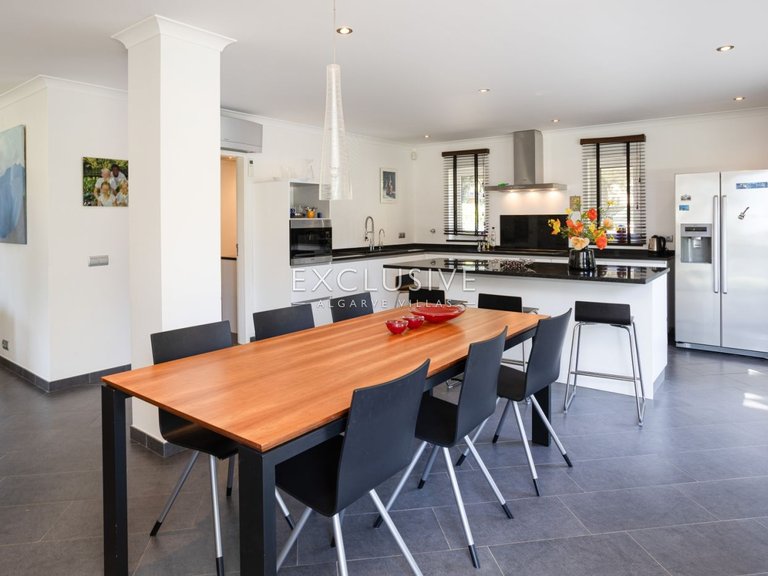 Villa for Sale in Vilamoura, Algarve 6