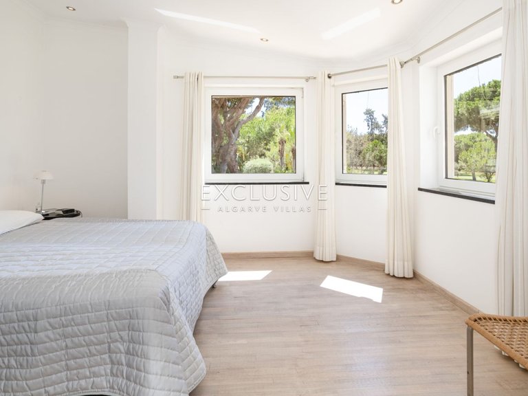 Villa for Sale in Vilamoura, Algarve 20