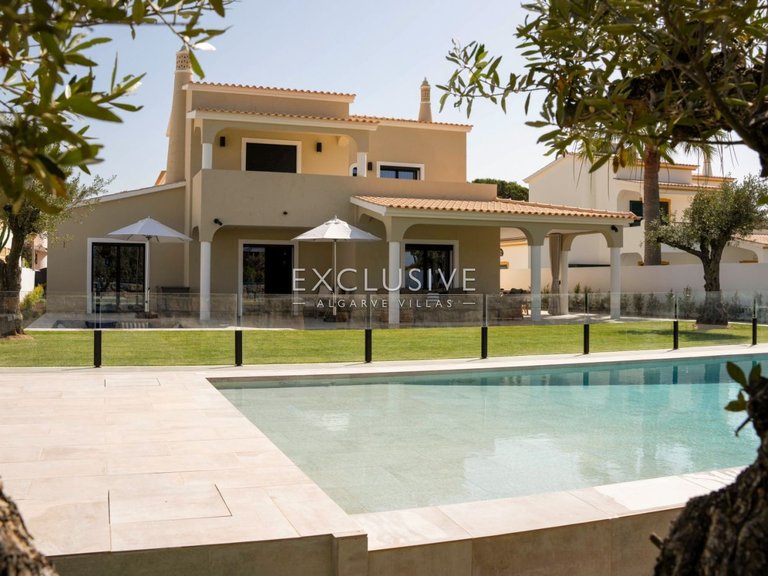 Villa for Sale in Gale, Algarve 4