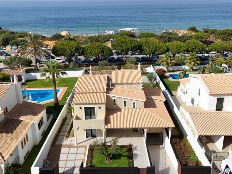 Villa for Sale in Gale, Algarve 1