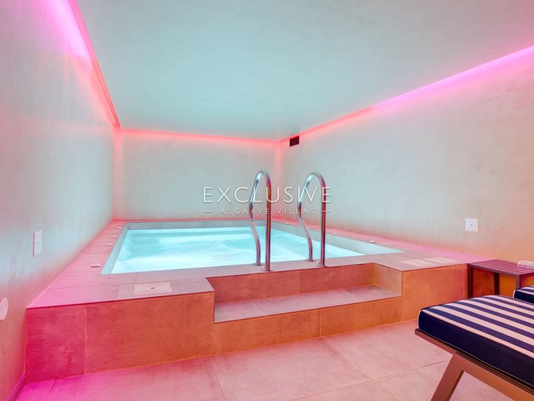 Villa for Sale in Gale, Algarve 16