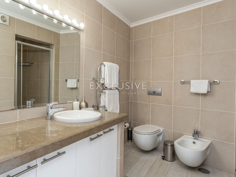 Villa for Sale in Praia Da Luz, Algarve 27