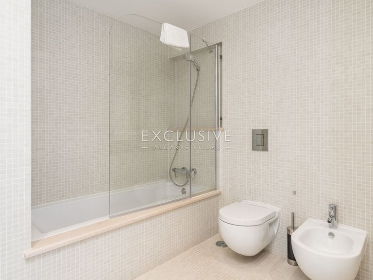 Villa for Sale in Praia Da Luz, Algarve 16