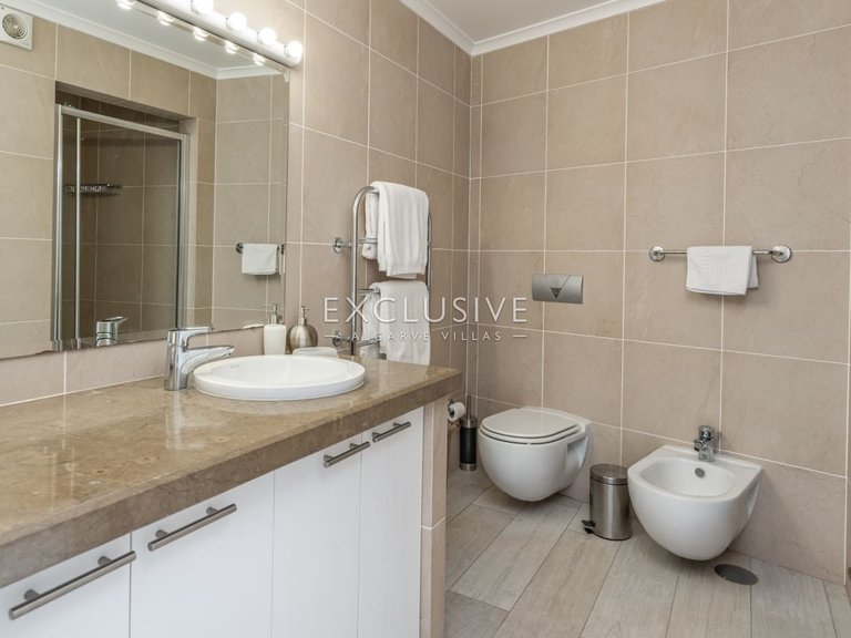 Villa for Sale in Praia Da Luz, Algarve 14