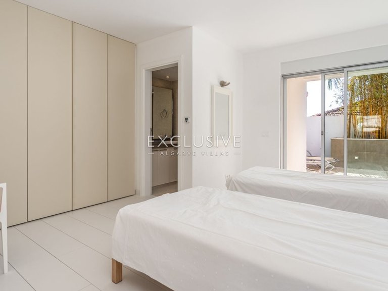 Villa for Sale in Praia Da Luz, Algarve 13