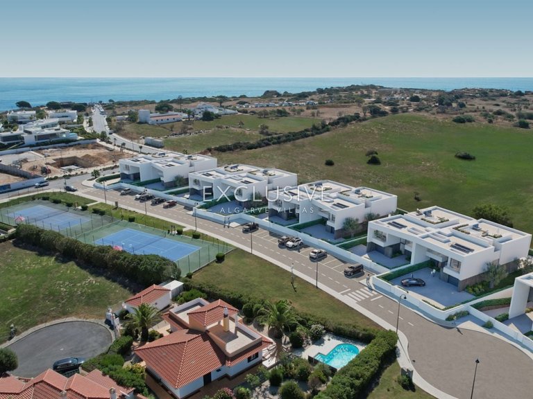 Villa for Sale in Lagos, Algarve 1