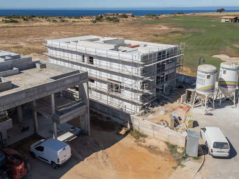 Villa for Sale in Lagos, Algarve 10