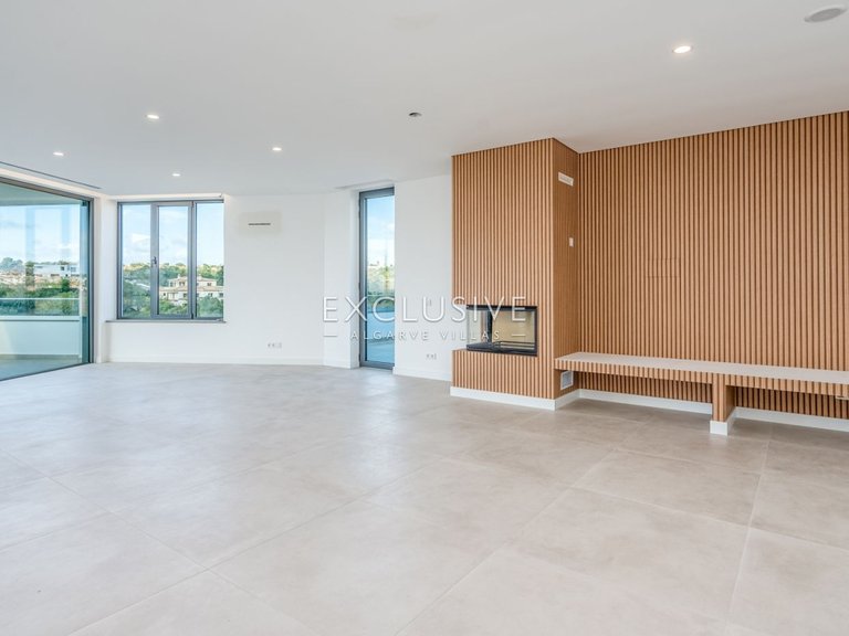 Villa for Sale in Lagos, Algarve 10