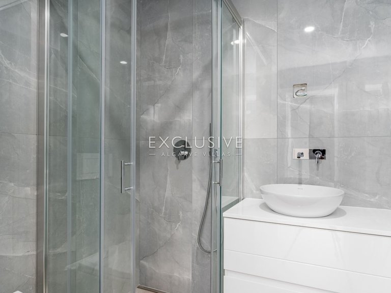 Villa for Sale in Lagos, Algarve 20