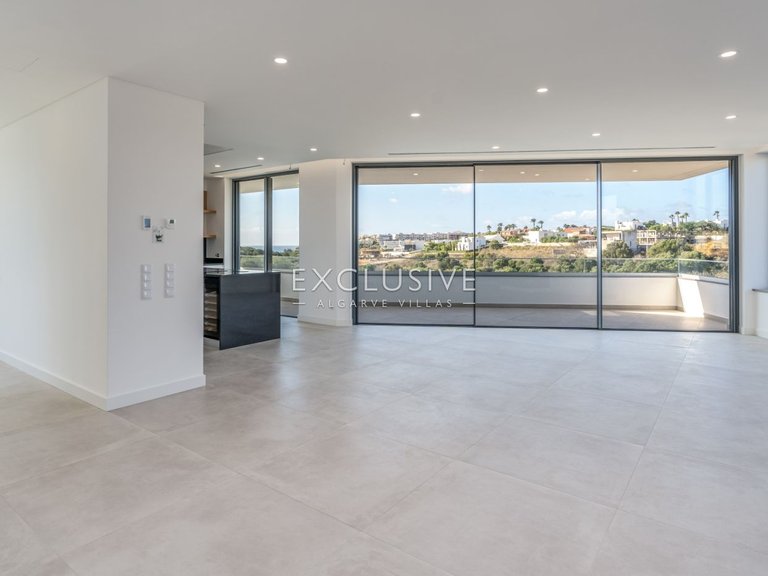 Villa for Sale in Lagos, Algarve 6