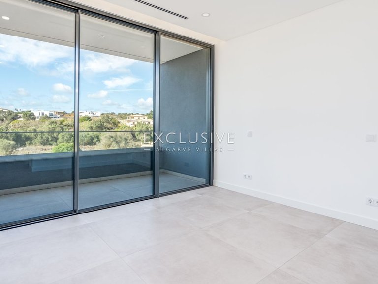 Villa for Sale in Lagos, Algarve 18