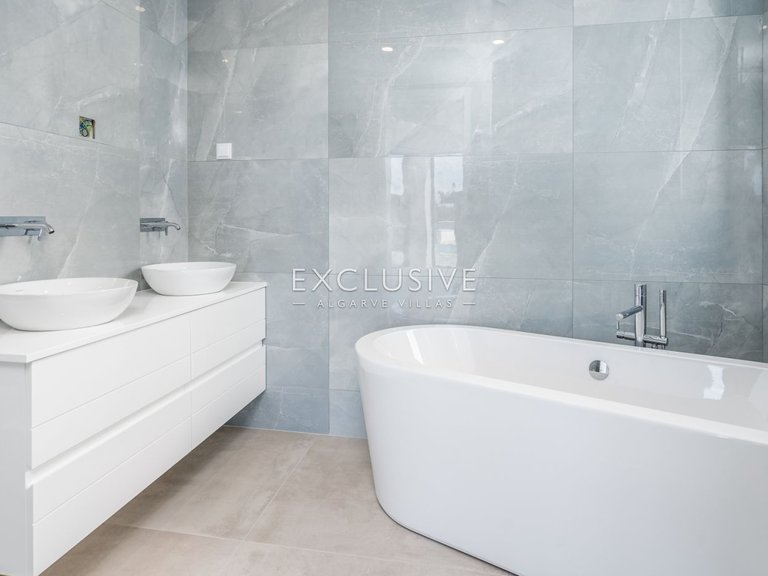 Villa for Sale in Lagos, Algarve 15