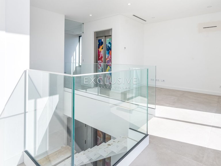 Villa for Sale in Lagos, Algarve 12