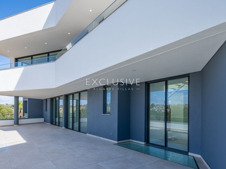 Villa for Sale in Lagos, Algarve 4