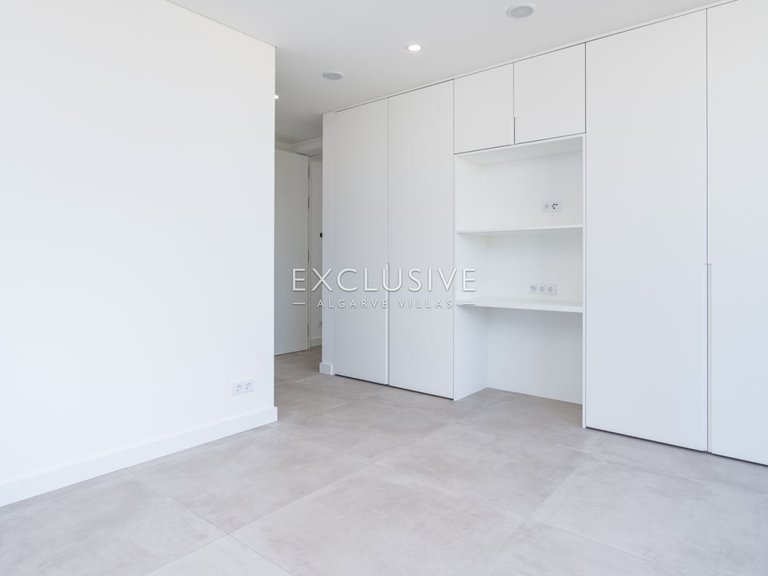 Villa for Sale in Lagos, Algarve 19