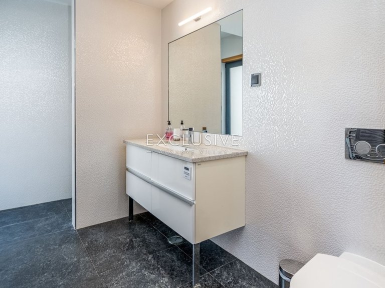 Villa for Sale in Praia Da Luz, Algarve 15