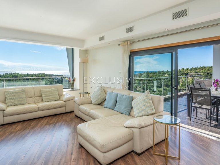 Villa for Sale in Praia Da Luz, Algarve 5