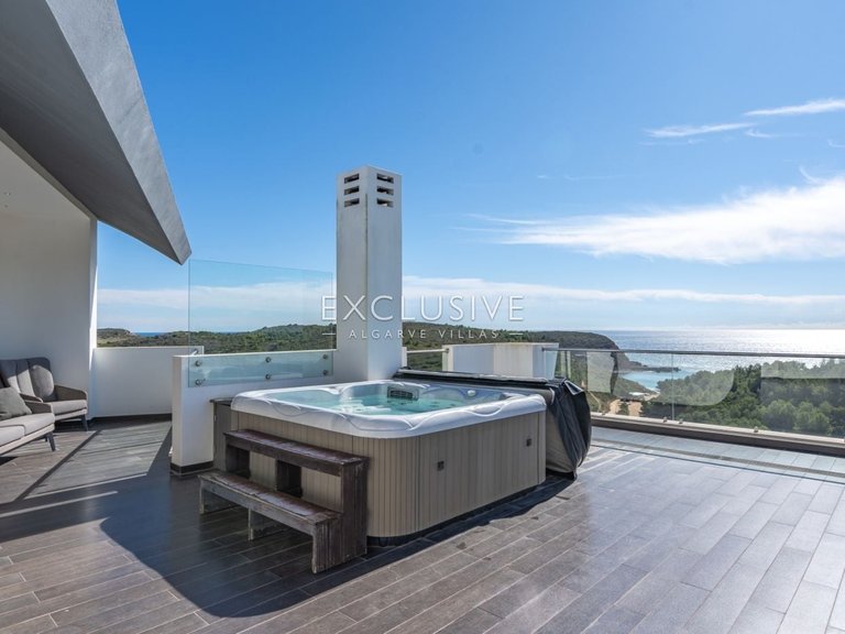 Villa for Sale in Praia Da Luz, Algarve 11