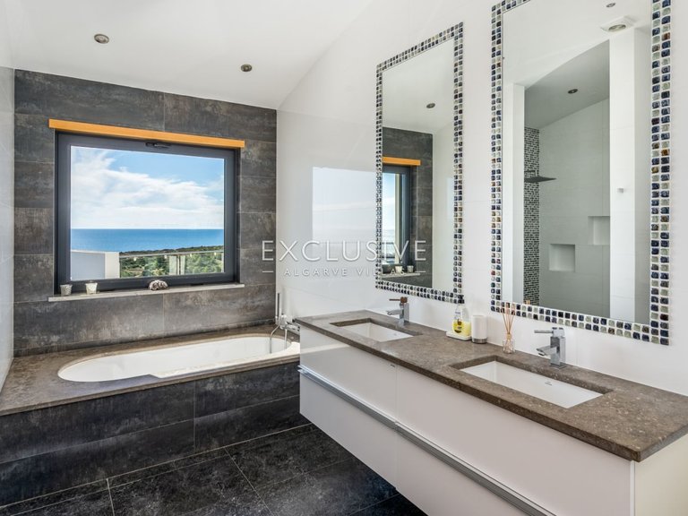 Villa for Sale in Praia Da Luz, Algarve 9