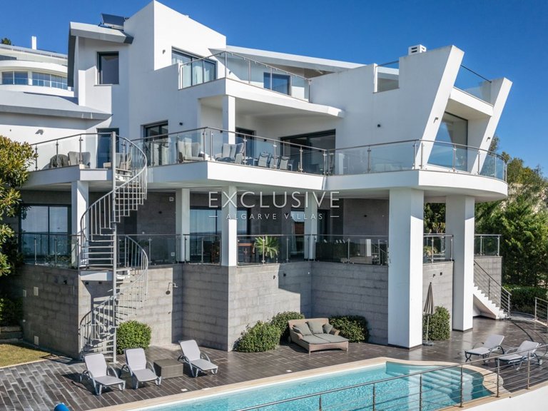 Villa for Sale in Praia Da Luz, Algarve 25