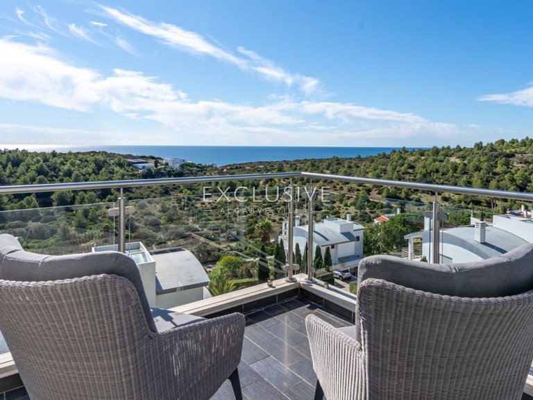 Villa for Sale in Praia Da Luz, Algarve 23