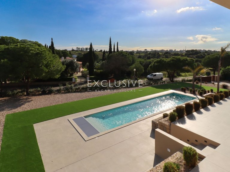 Villa for Sale in Carvoeiro, Algarve 2