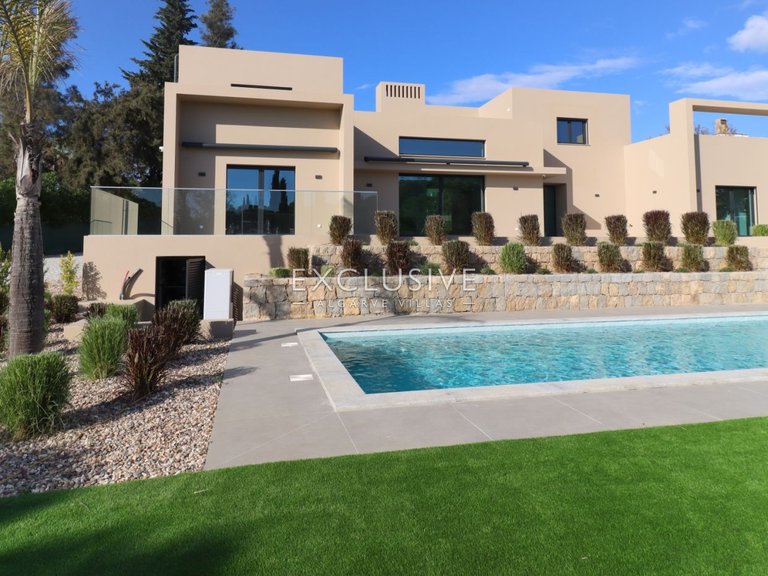 Villa for Sale in Carvoeiro, Algarve 23