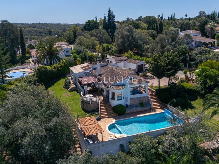 Villa for Sale in Alvor, Algarve 1