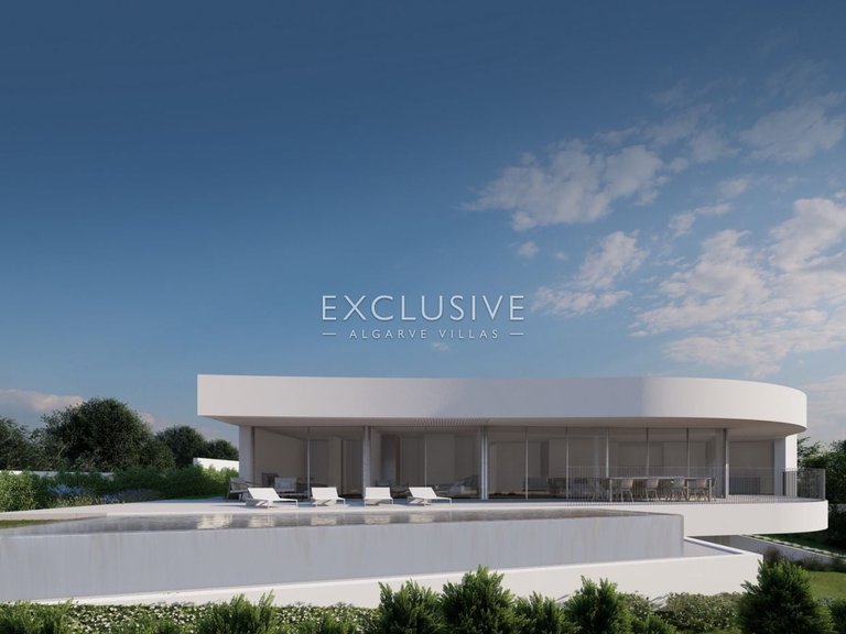 Villa for Sale in Praia Da Luz, Algarve 12