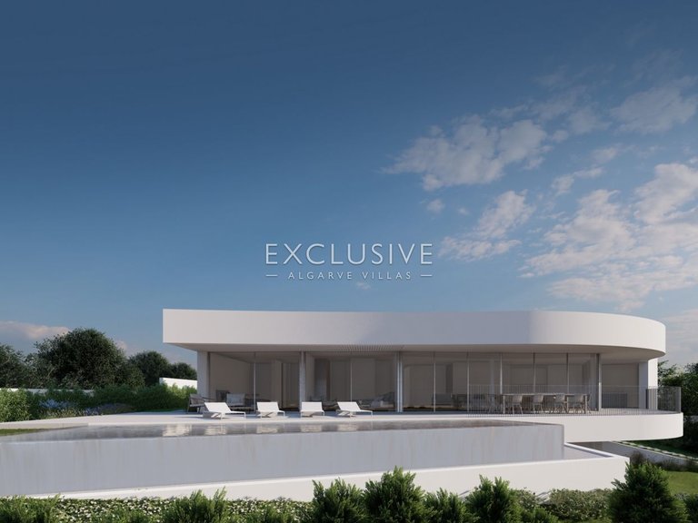 Villa for Sale in Praia Da Luz, Algarve 3