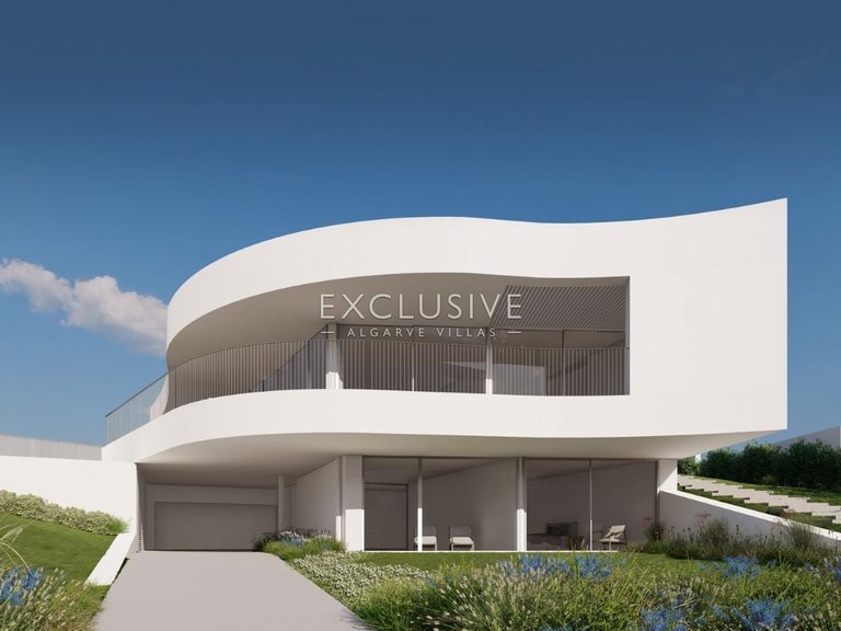 Villa for Sale in Praia Da Luz, Algarve 4