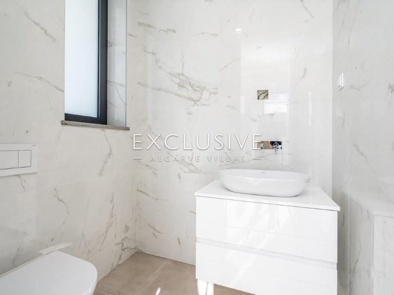 Villa for Sale in Lagos, Algarve 11