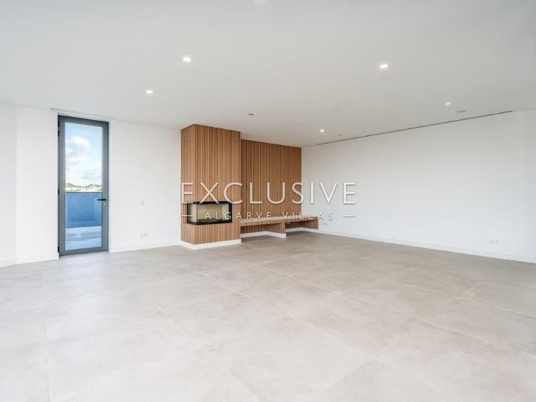 Villa for Sale in Lagos, Algarve 9