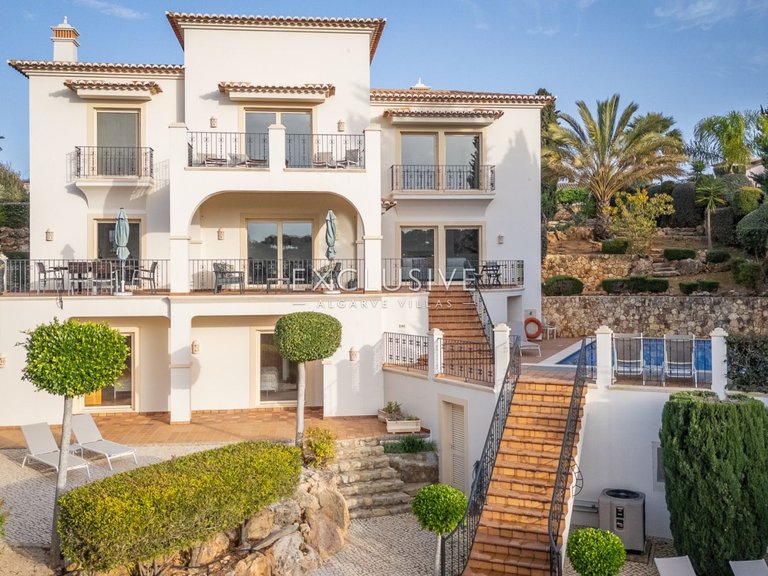 Villa for Sale in Carvoeiro, Algarve 3