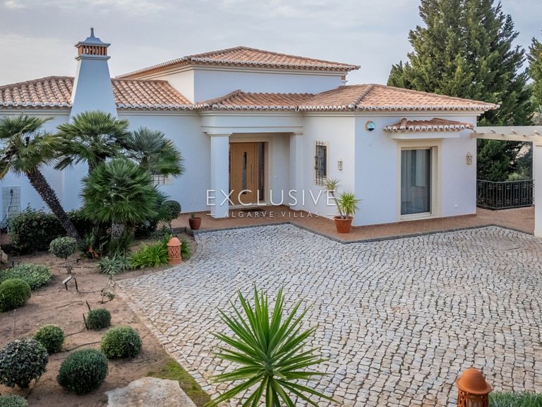 Villa for Sale in Carvoeiro, Algarve 30