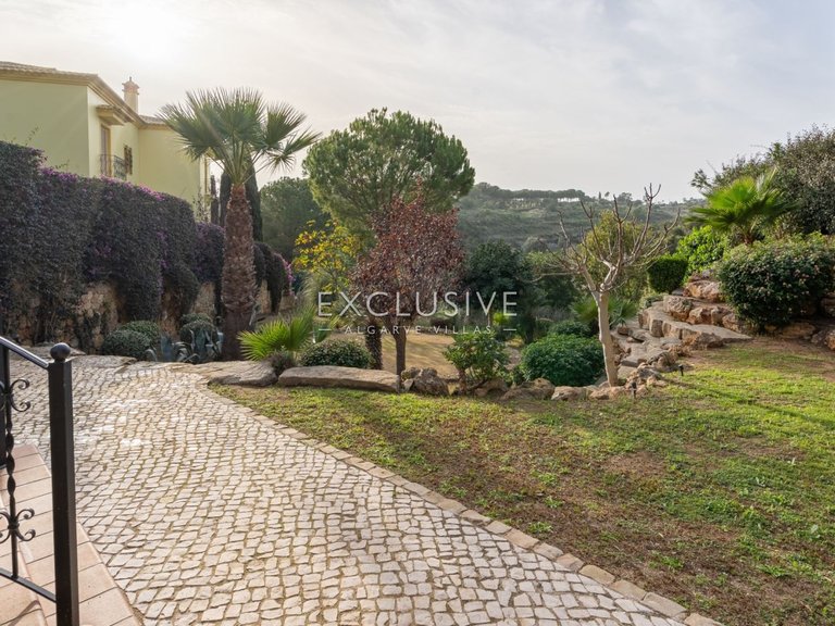 Villa for Sale in Carvoeiro, Algarve 28