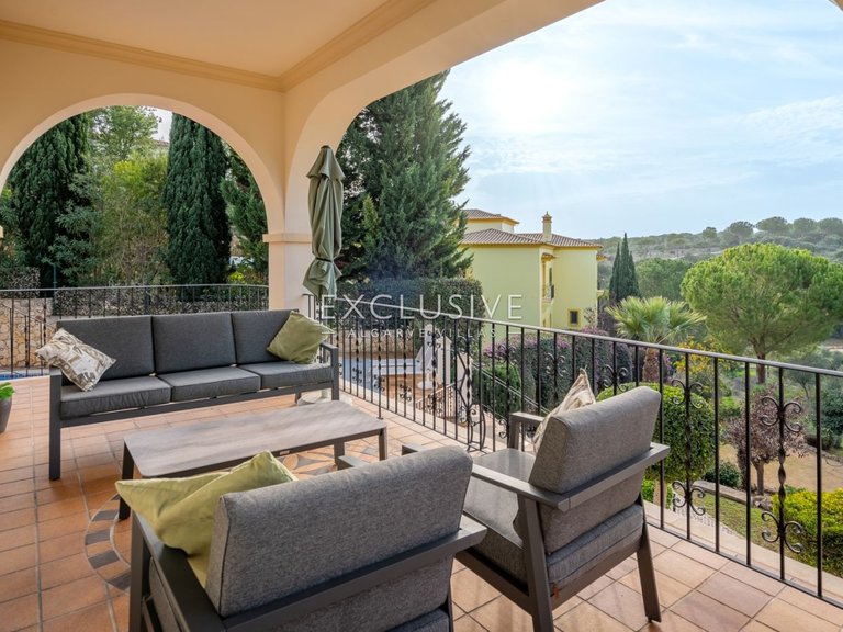 Villa for Sale in Carvoeiro, Algarve 12