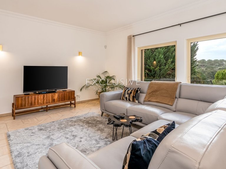 Villa for Sale in Carvoeiro, Algarve 6