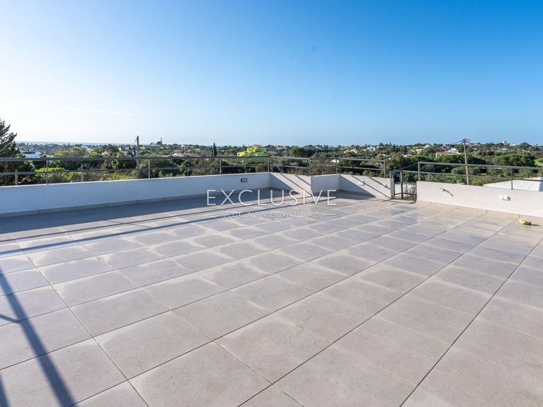 Villa for Sale in Carvoeiro, Algarve 16