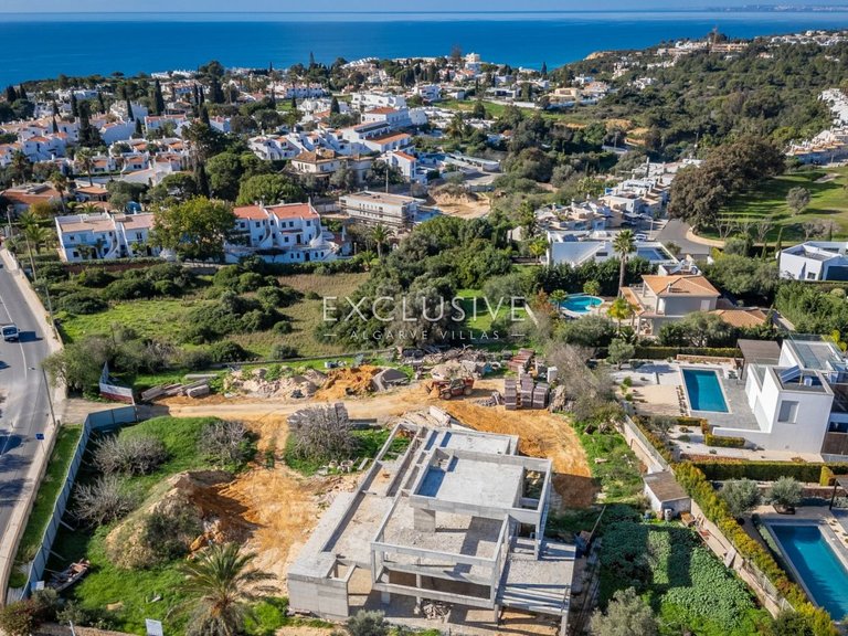 Villa for Sale in Carvoeiro, Algarve 25