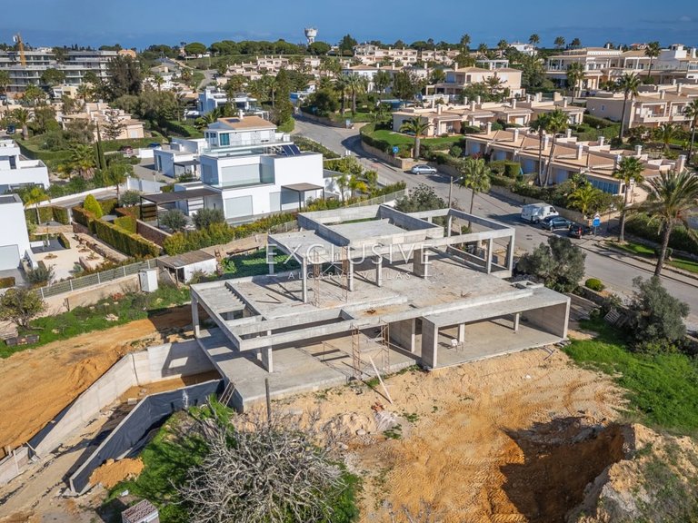 Villa for Sale in Carvoeiro, Algarve 22