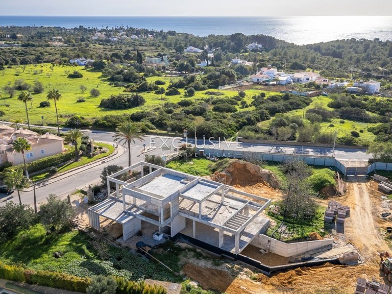 Villa for Sale in Carvoeiro, Algarve 21