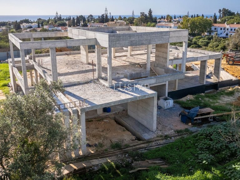 Villa for Sale in Carvoeiro, Algarve 14